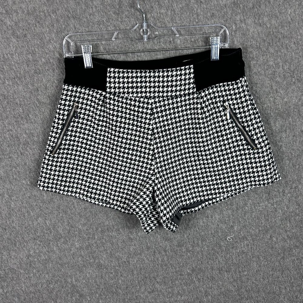 Five Plus Shorts Womens Large, Runs Smaller, Black White Houndstooth Lined